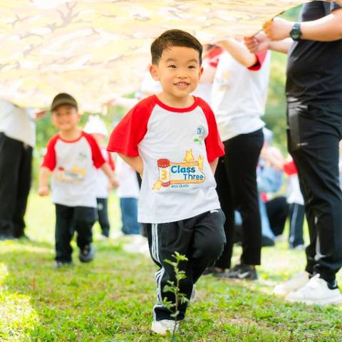 Class Three春日户外集体活动