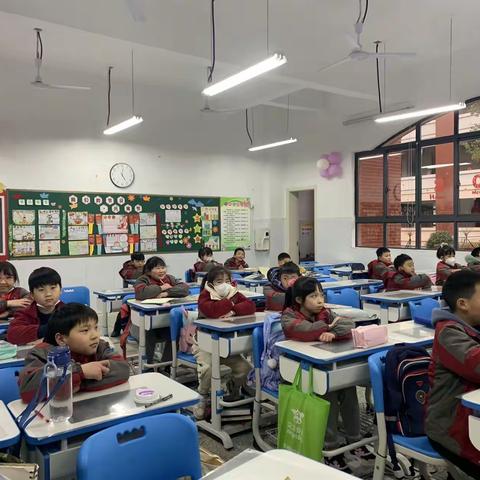 博才梅溪湖小学北校区三年级（四）班书法课堂