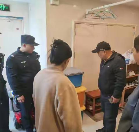 万泉街道办事处、应急局、小东派出所、消防等部门联合到龙悦社区壹号公馆指导消防安全工作