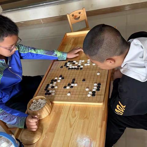 襄汾县2024年“迎五一”第四届围棋比赛圆满成功！