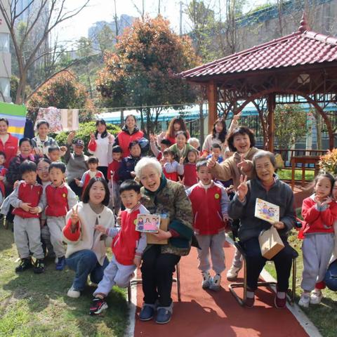 三月春“锋”暖  “益”起学雷锋———长沙市岳麓幼儿教育集团湘腾幼儿园“雷锋月”主题系列活动