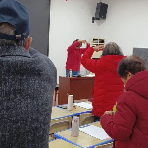 春风吹来《桃花谣》 记老年大学唱歌班开学第一课