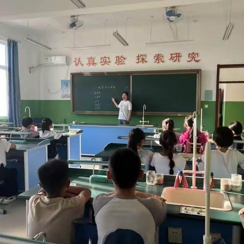 关爱学生幸福成长|邱县贾寨小学：走进实验室，感悟科学实验的魅力