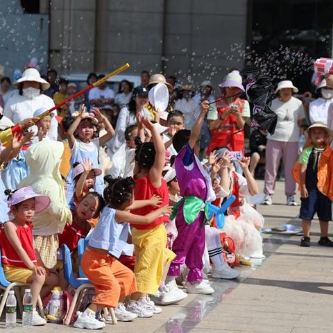 【全环境立德树人 做人民满意的教育】缤纷多巴胺，六一乐翻天﹣﹣育英幼儿园六一文艺汇演暨大班毕业典礼