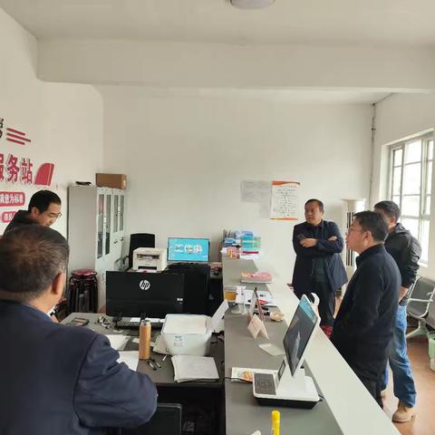 壶关县司法局调研淙上村驻村帮扶工作