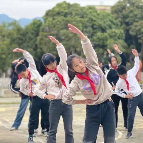 阳光运动助成长，昂扬精神展风采 ——2023年中和学校“迎元旦”广播体操比赛