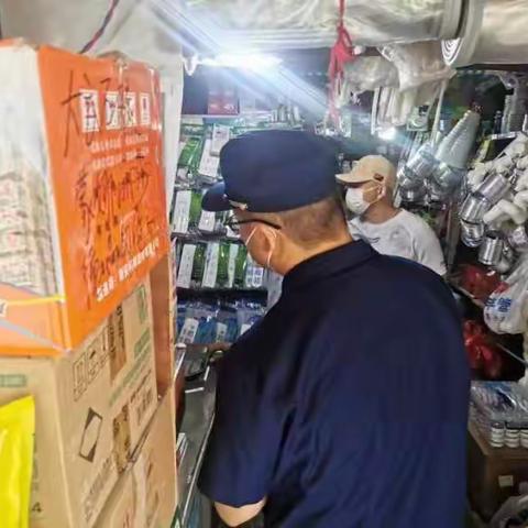 居然之家卫星消防站对辖区内“九小场所”和沿街门店的消防宣传