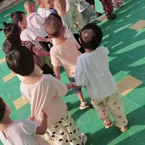 乔庙星光大道幼儿园今日小可爱开心的一天