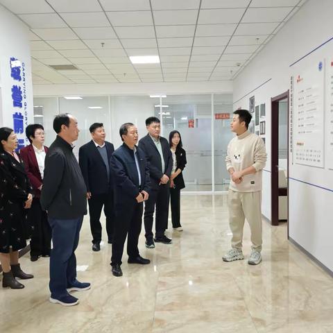 区人大常委会党组书记视察南长街道人大联络站：推动基层民主建设新进程