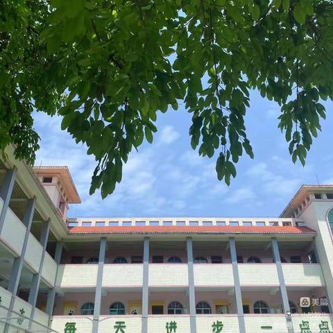 参观小学初体验——玉龙镇中心幼儿园参观小学活动