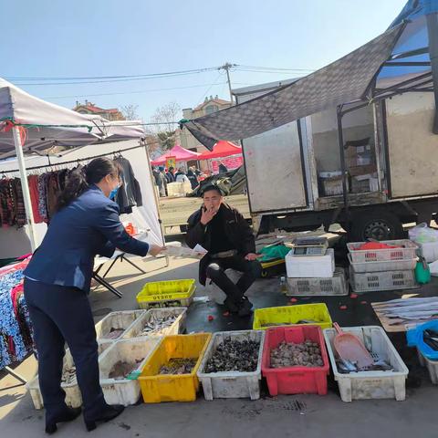 威海农行高区支行开展存款保险十周年宣传活动