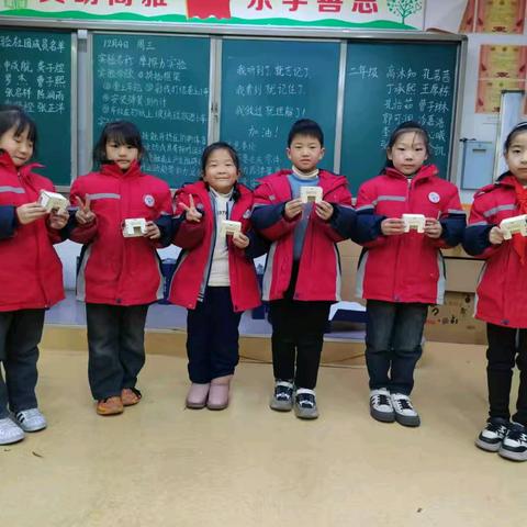 “小手探奇 科趣无限” 新乡县古固寨镇实验小学 科学小实验社团