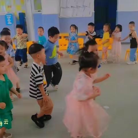 夏日炎炎，有你超甜            小二班六月总结