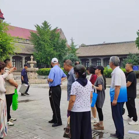 新建街社区开展“探寻红色法治足迹，传承优良传统作风”主题参观活动