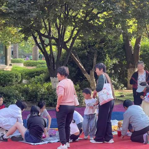 小掌柜 大收获——金碧新城社区开展“亲子跳蚤市场”活动
