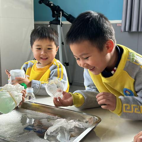 【童真•缤纷社团】科学小实验，探索大世界——宁化县实验幼儿园科技社团侧记