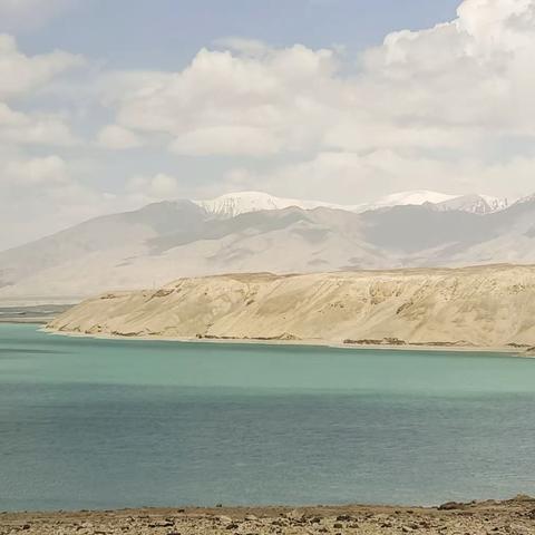 秀玲🐑🌷的简篇新疆白沙湖