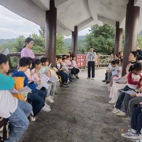 书香为伴，且听风吟——思源实验学校三（2）班户外亲子读书活动