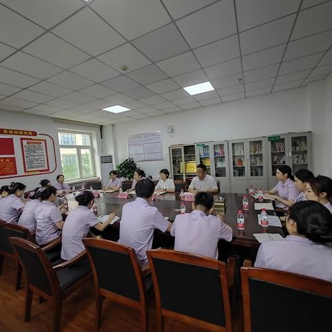 市分行营业部召开青年员工座谈会