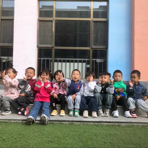 普睿迪幼儿园小一班11 月份第一周生活记录篇