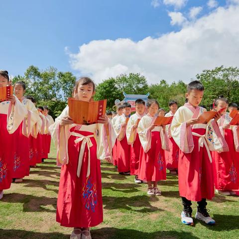 “乘风破浪，筑梦远航”——思茅一小2115班十岁成长礼