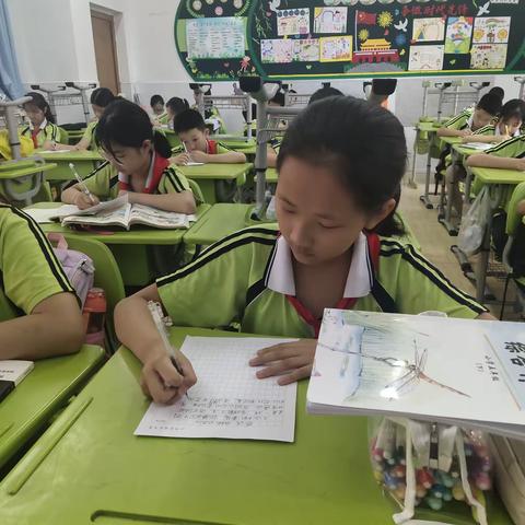 北港小学五年级阅读写作社团