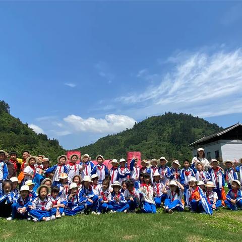 铜仁市第四小学二（6）班“感受春天气息 •享受田野味趣味”，春季研学实践活动