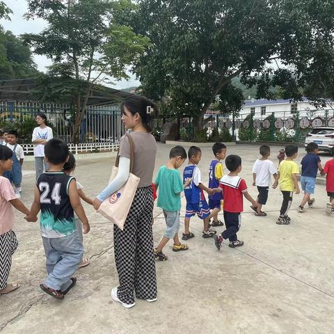 幼小衔接，我们在行动——关累镇小天使幼儿园参观小学活动。