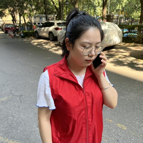 【曲江街道中冶一曲江山社区社工室】帮办代办暖人心   服务群众心连心
