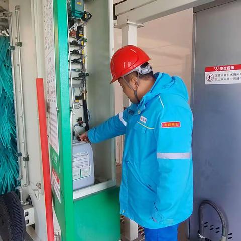 【哈密销售公司】迎宾大道加油（气）站积极开展电器设备设施自查工作