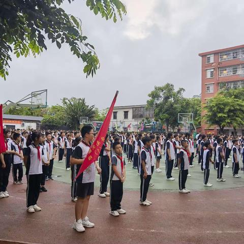 金宇街道“老兵志愿者服务队”联合华南实验学校开展国防教育活动