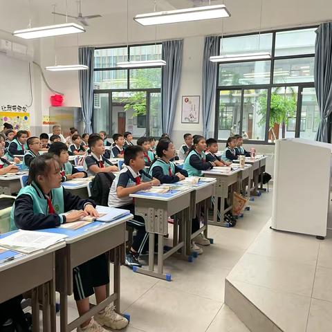 “教无涯，研无止”——海口市秀英区新海学校党员教师展示课