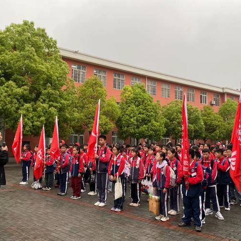 2024年思南县文军希望小学六年级（1）班走进江口、碧江“亲近人文自然·感悟家国情怀”春季研学实践教育活动