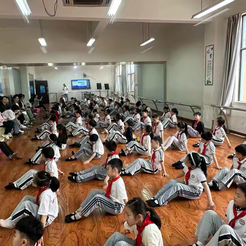 展体育课堂风采，共教研促成长 ——星海学校小学体育公开课活动报道