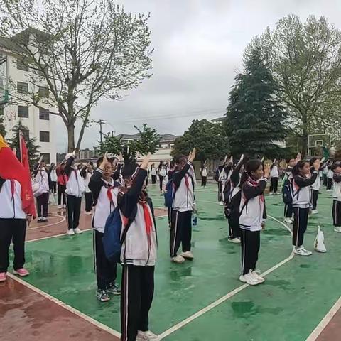 铜仁市第十九小学六年级（3）班“地质科普·知行合一”九龙洞研学实践教育活动