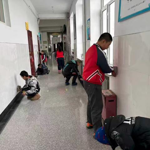 劳动淬炼成长 实践美化校园——德裕学校开展校园清洁活动