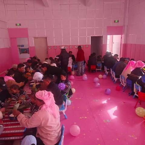 共和县青海湖幼儿园“情粽端午，亲子同乐”主题活动纪实