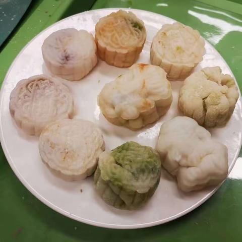 本溪市实验小学太子城分校四年级劳动课——月饼制作
