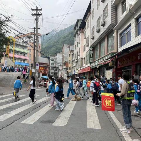 校园与周边的日常图景