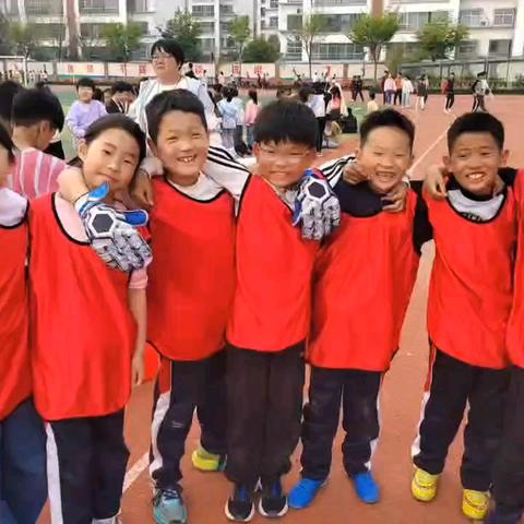 【凤凰·全环境立德树人】足梦飞扬 超燃绽放-临沂凤凰实验学校小学部第四届凤凰杯足球超级联赛精彩落幕