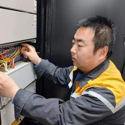 乌鲁木齐高铁通信车间“每月一星” ——黄永鹏