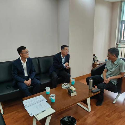 昆明分行党委书记、行长刘江带队走访昆明市创业创新融资担保有限责任公司