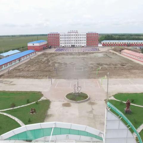 培养学生自主学习能力，构建有效课堂——老虎岗镇中学校本主题研修活动纪实