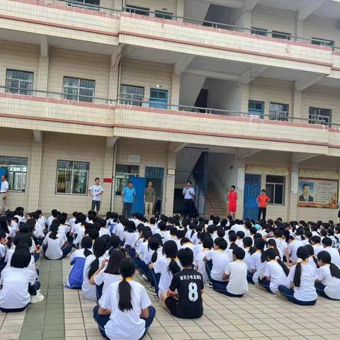 雷州市调风初级中学七年级和小学部召开期末考试工作安排暨暑假安全教育工作会议