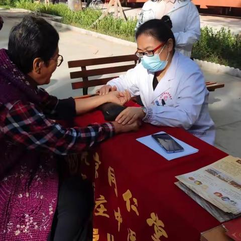 义诊活动暖人心 义剪焕新颜志愿服务活动