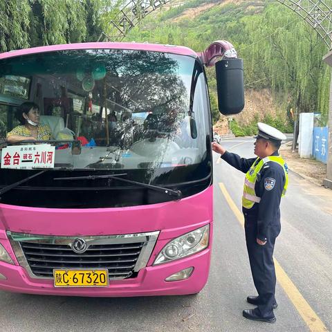 【金台交警】“一盔一带”一人一盔安全守规，一人一带平安常在！