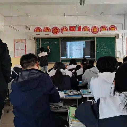 探究数学奥秘 感知数学盛宴 引领学生解锁二次函数与一元二次方程的奥秘