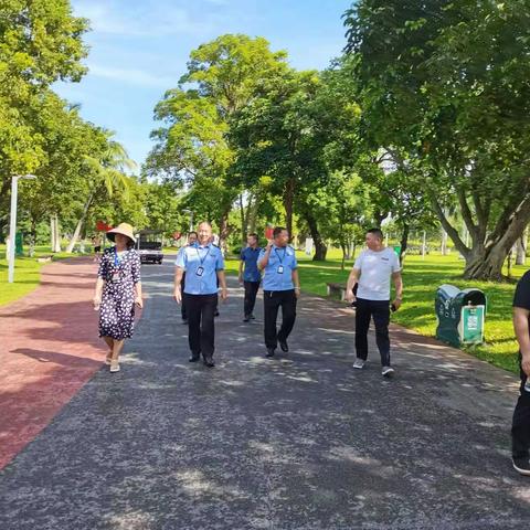 省旅游综治办二级巡视员王晓华率执法检查二组赴海口市万绿园开展节中旅游市场综合督导检查