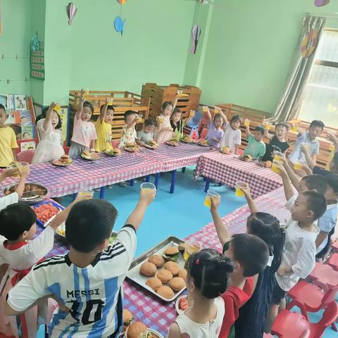 “我的午餐我做主”—倪家幼儿园之自制汉堡😍