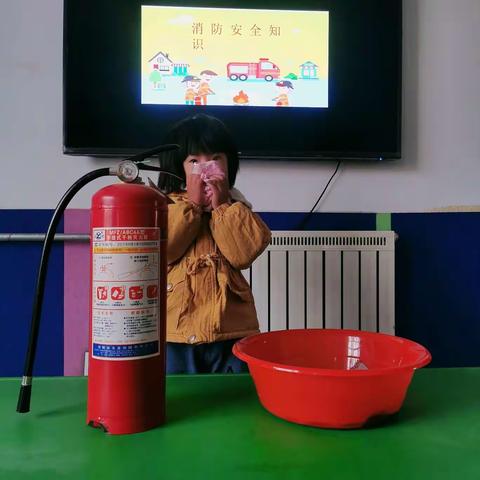 庄浪县大庄镇中心幼儿园开展消防安全疏散演练活动